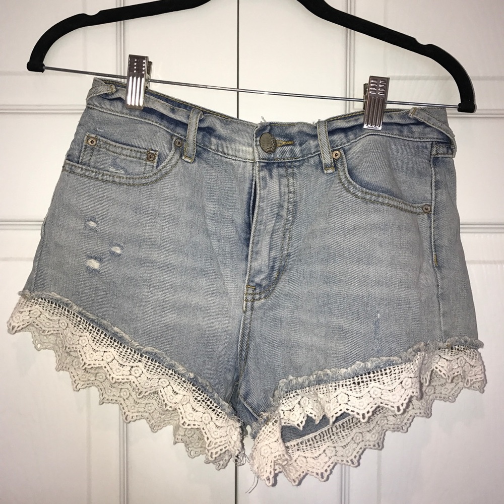 NWT FREE PEOPLE LACE DENIM SHORTS